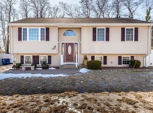 22 Hamlin St, New Bedford, MA 02745
