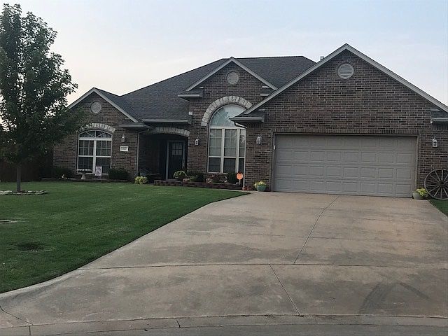 1st image of 810 Caribou Cir