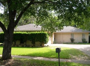 5424 Kings Manor Dr, Lake Dallas, TX 75065