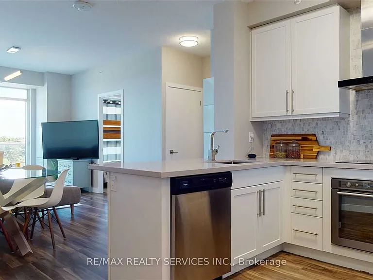 2093 Fairview St #507 — Photo 10