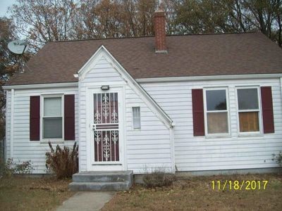 810 Manville Rd, Woonsocket, RI, 02895