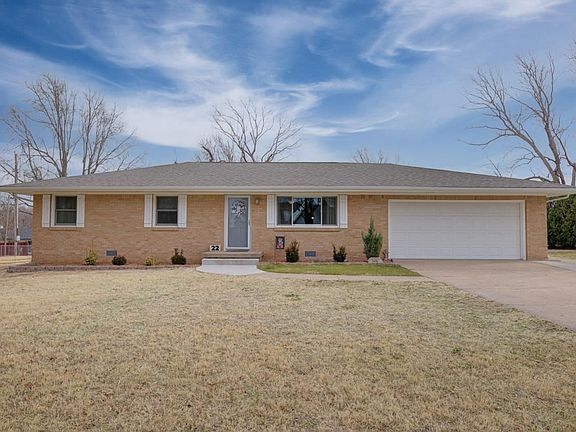 4th image of 22 Pin Oak Dr