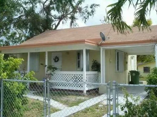 230 NW 42nd St, Miami, FL 33127