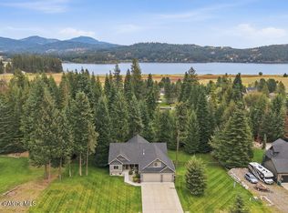11614 N Waterford Loop, Hauser, ID 83854
