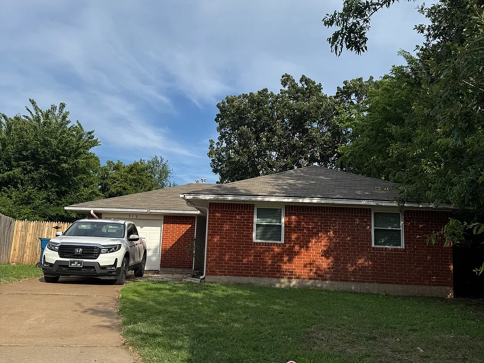 312 Sunnyside Pl