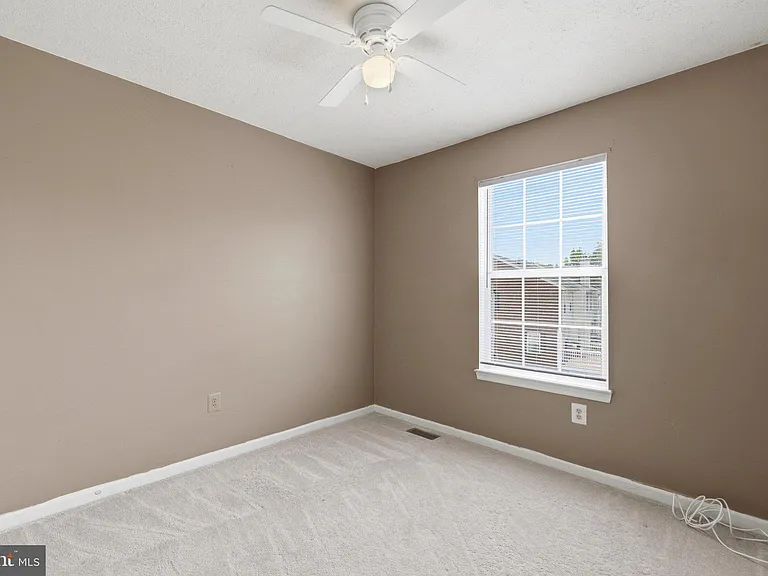 1518 Deep Gorge Ct — Photo 17