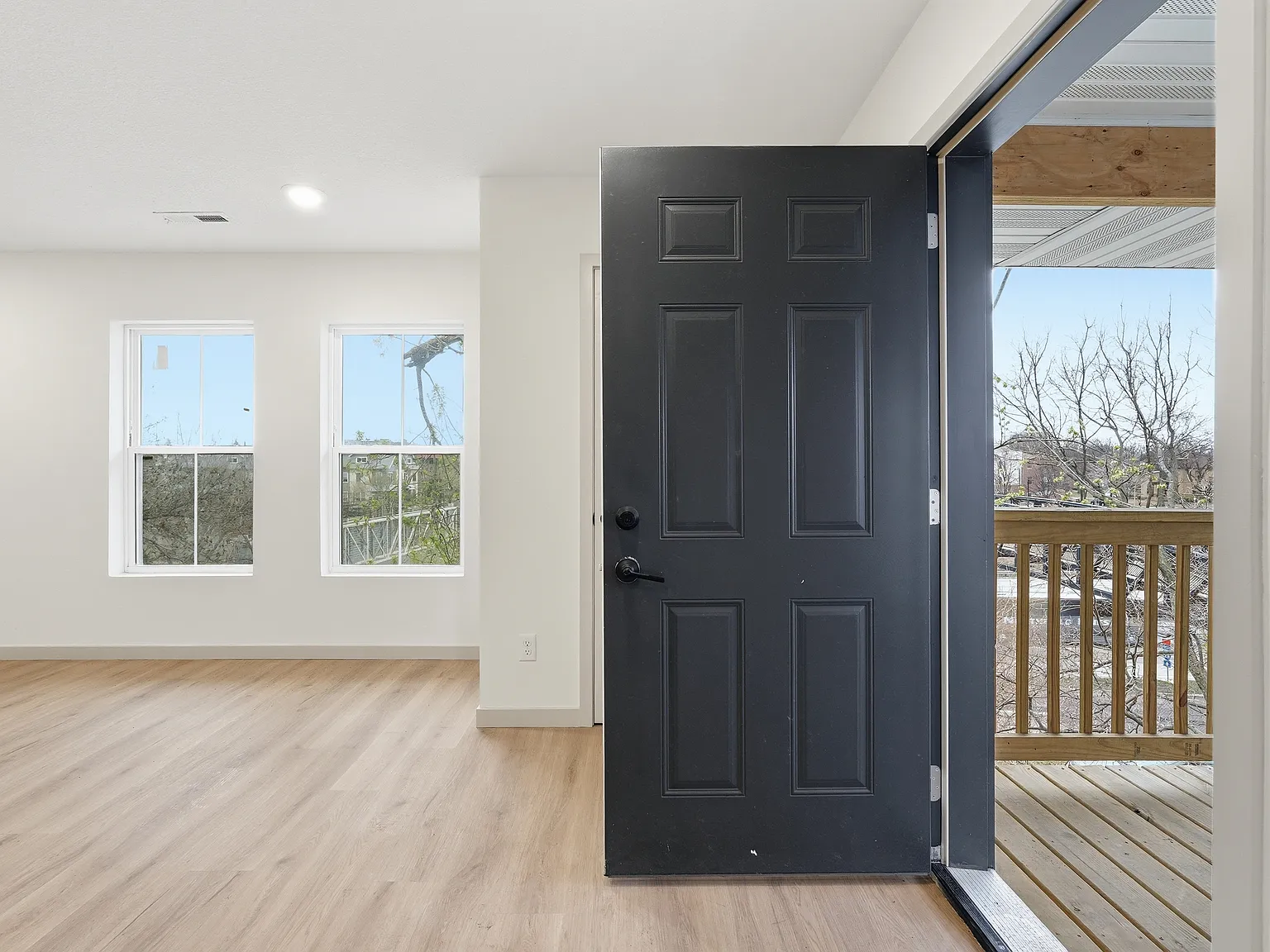 5 bed, $2,995 — Photo 4