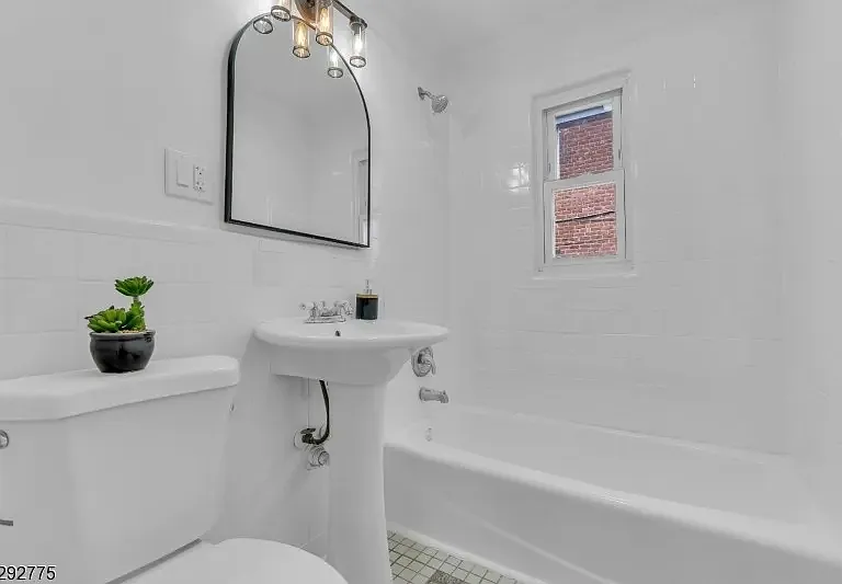 178 Tuxedo Pkwy #1 — Photo 1
