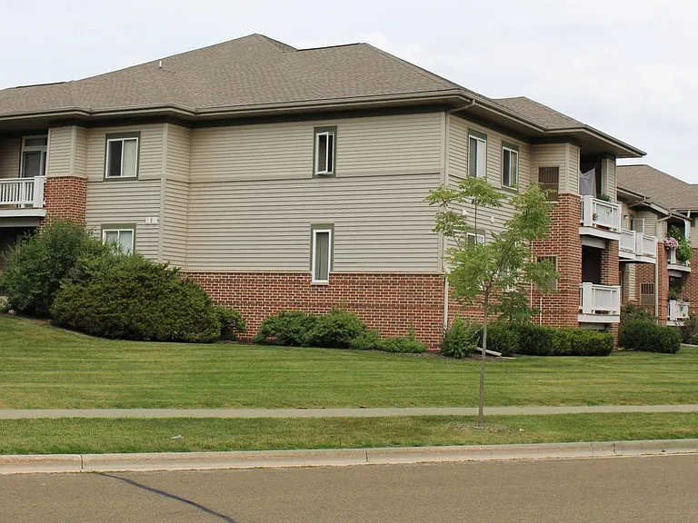 Seminole Woods Apartments — Photo 12