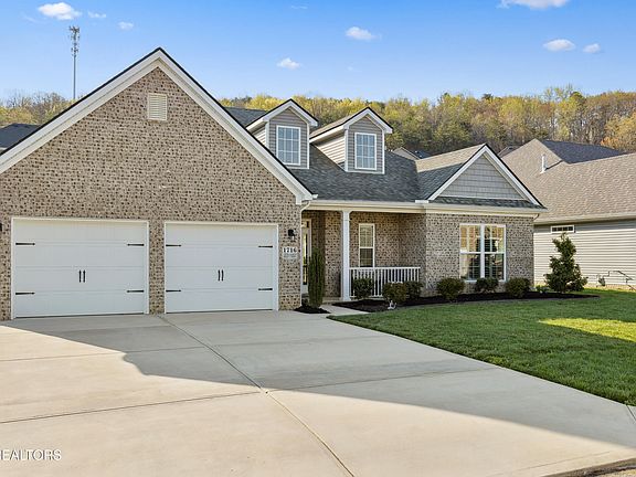 2nd image of 1716 Green Parrot Dr