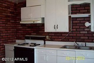2nd image of 2801 E Hartford Ave