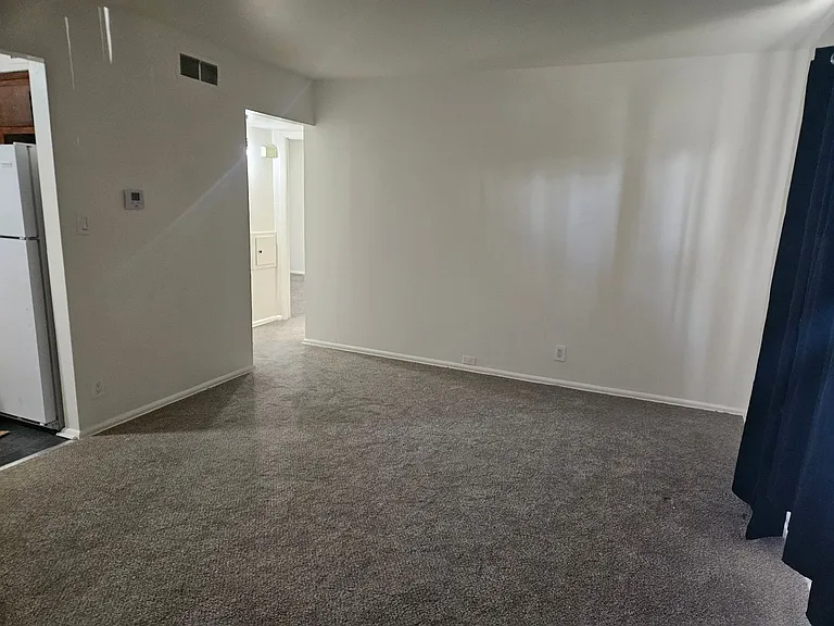 8708 W Villard Ave — Photo 5