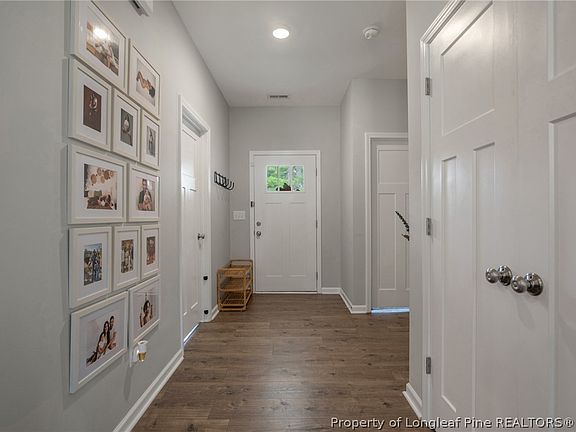 4th image of 675 Ponderosa Trl