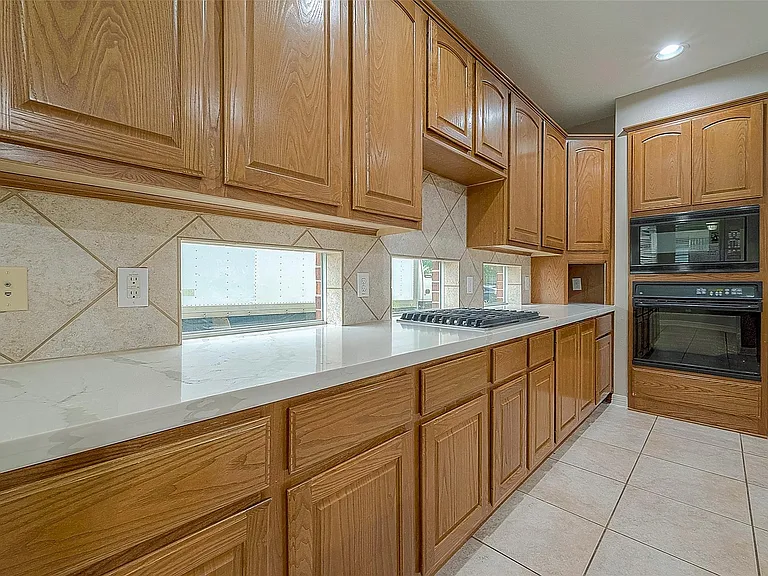 5910 Misty Island Ct — Photo 19