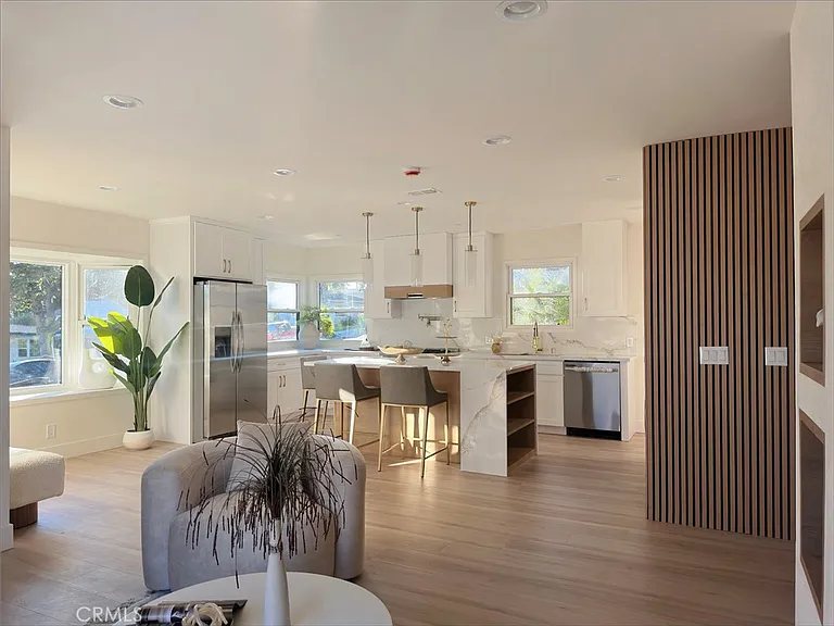 1318 S Helberta Ave — Photo 9