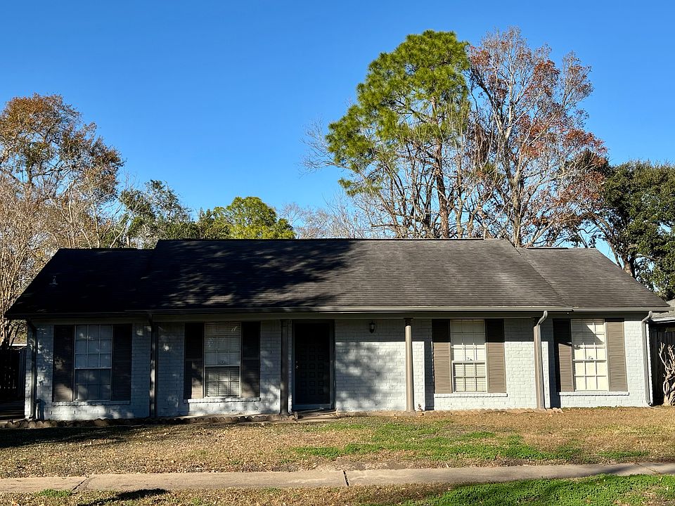 1st image of 12138 Creekhurst Dr