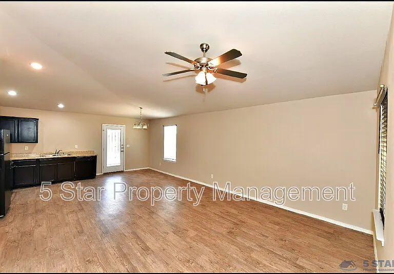916 Villa Seca Dr — Photo 7