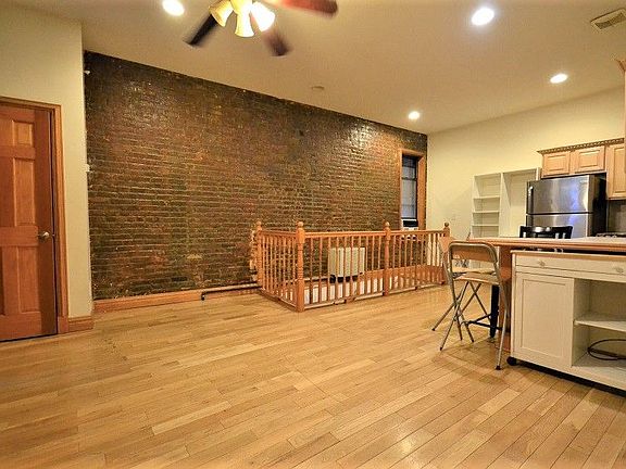 2nd image of 536 E 6th St APT 1A