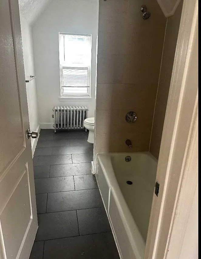 3 bed, 9999 sqft, $3,390 — Photo 4