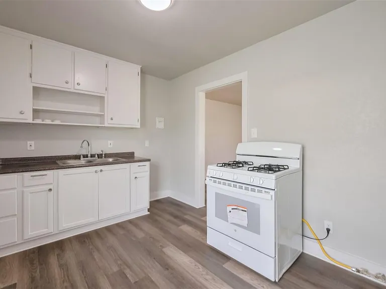 1311 Fred St — Photo 11