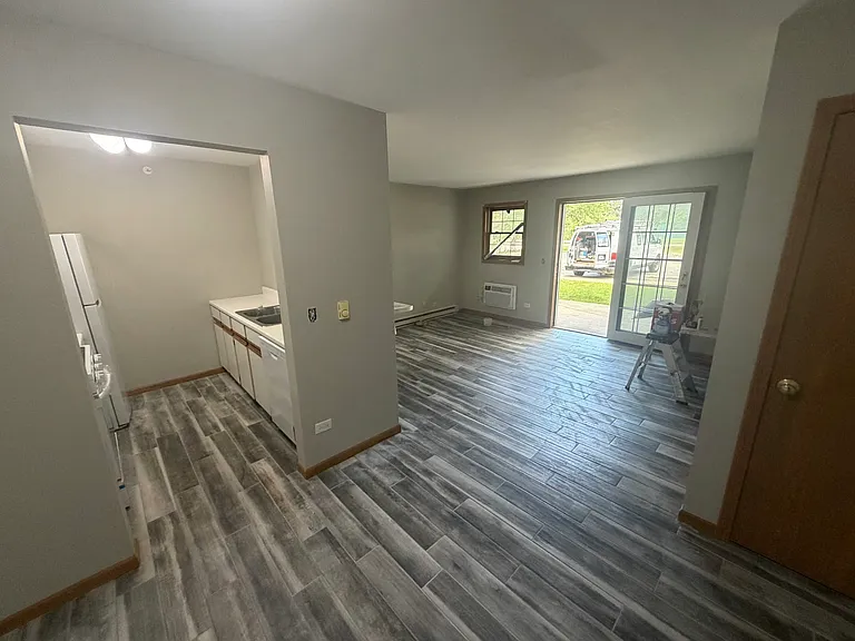 330 Leah Ln #1B — Photo 5