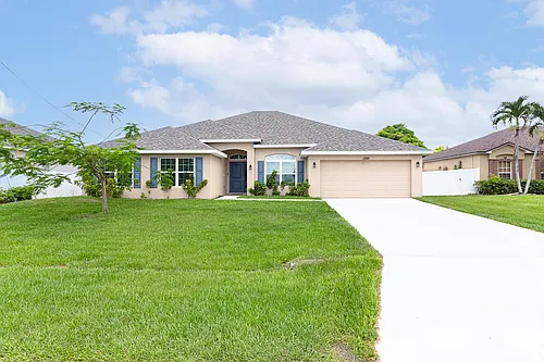 1399 SW Edinburgh Dr Photo 1