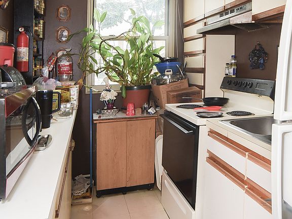 3rd image of 2606 W Balmoral Ave APT 110