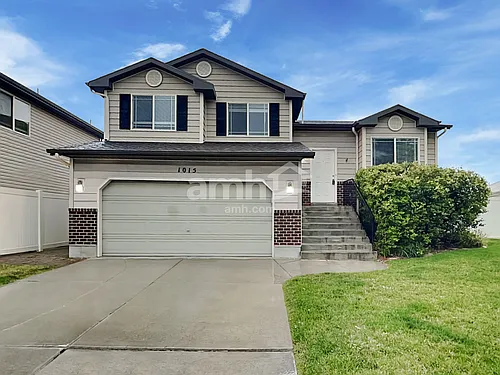 1015 W Westbury Ct Photo 1