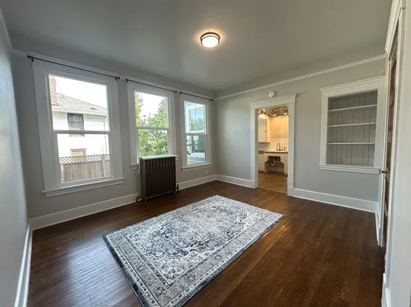 Clark Mansion- 11 Unit, 2129 Rucker Ave #4, Everett, WA 98201