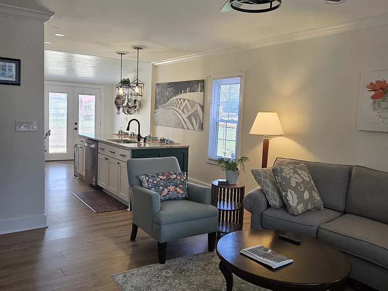 1718 Colleton Ave SE — Photo 9