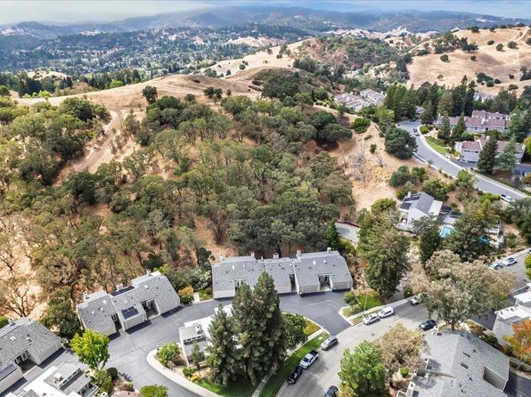 【匿名配送】HOUSES AND GARDENS IN CALIFORNIA Would you buy a house sight unseen? Starting in the late