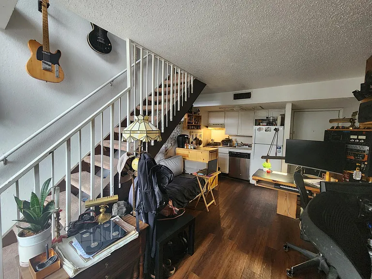 701 W 25th St #2 — Photo 5