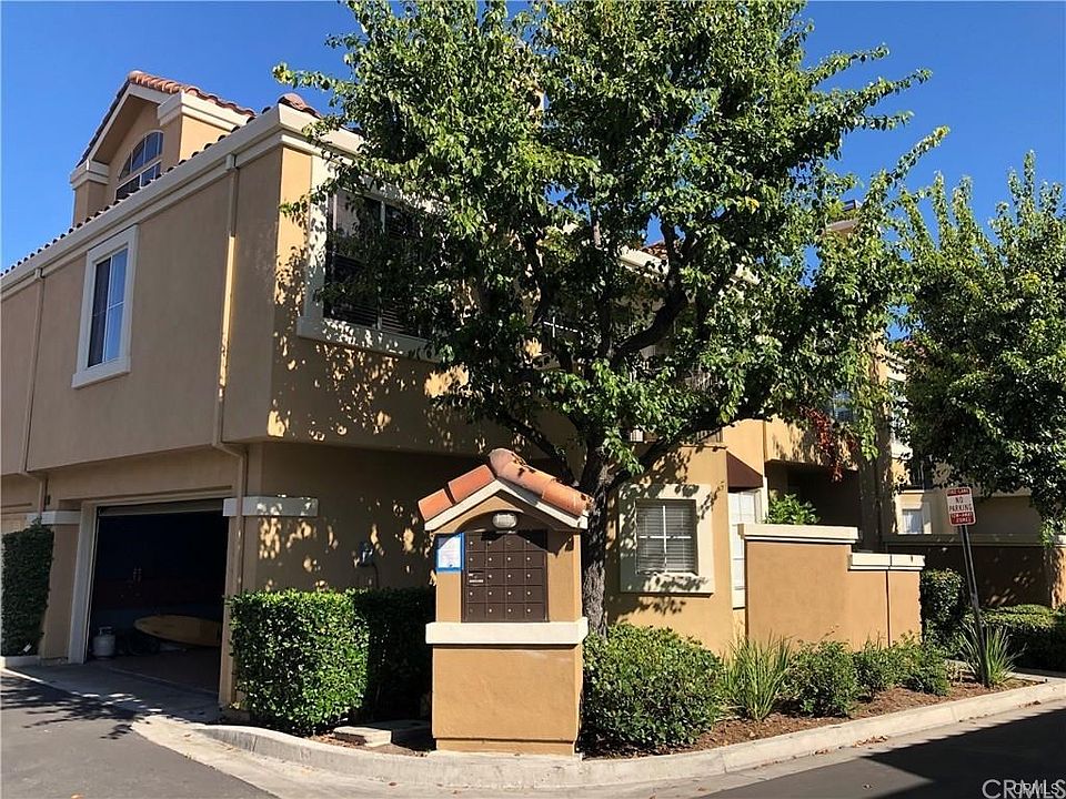 1st image of 24 Ovation Ln