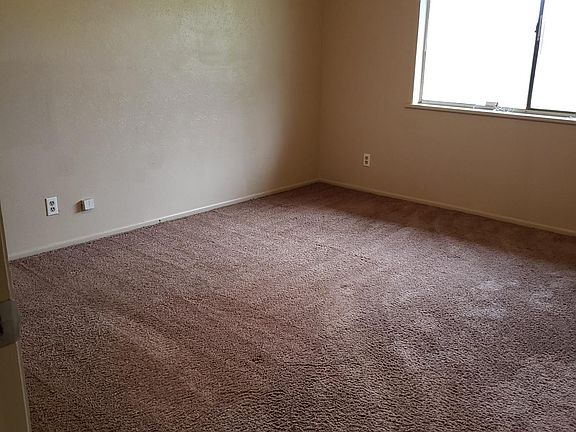 5th image of 901 Pamela Ave
