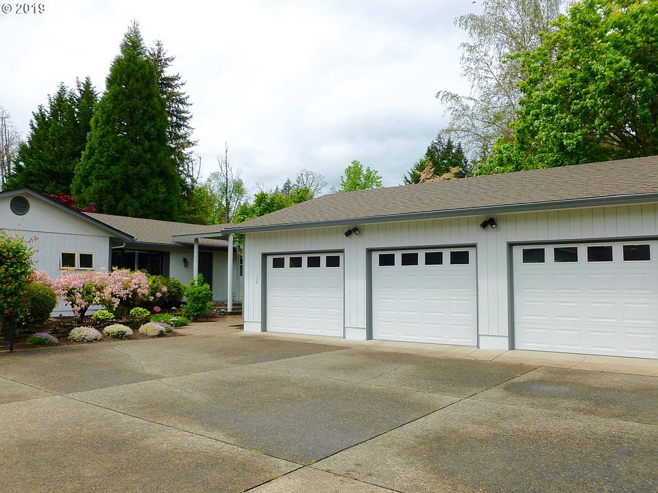 1st image of 15616 NE 71st Ct