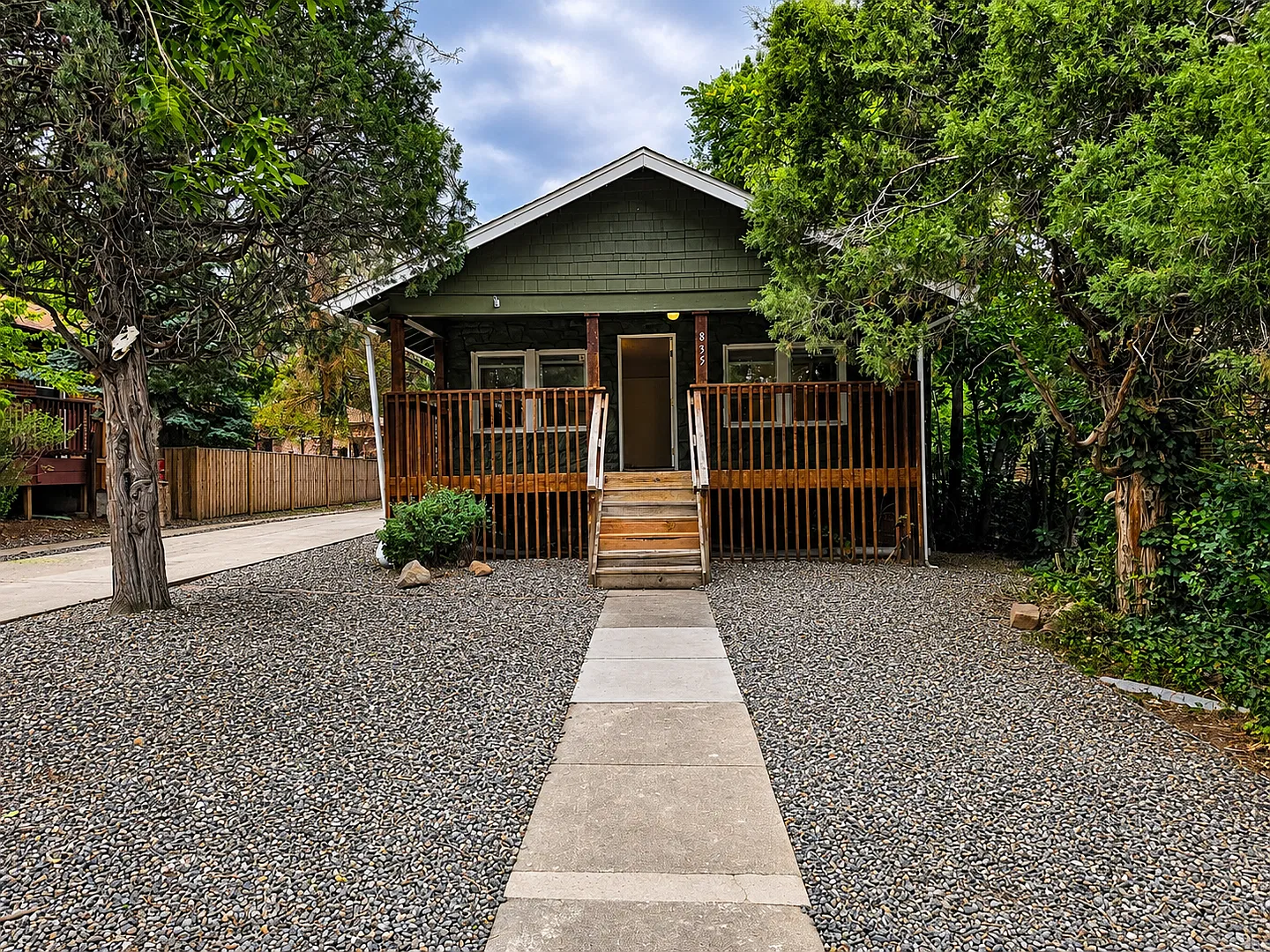 4 bed, 2 bath House On The Hill! — Photo 1