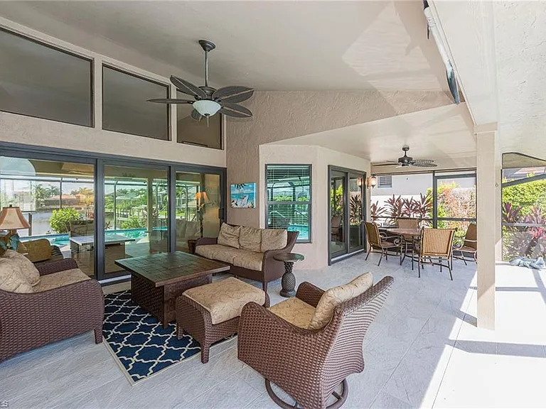 219 Copperfield Ct — Photo 6