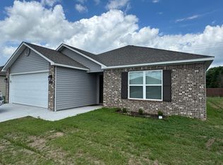 2515 S Silver St, Siloam Springs, AR 72761