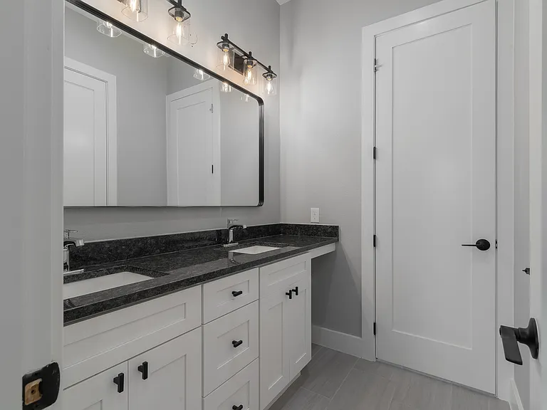 2818 Chicago St — Photo 4