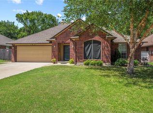 1921 Cherokee Trl, Choctaw, OK 73020