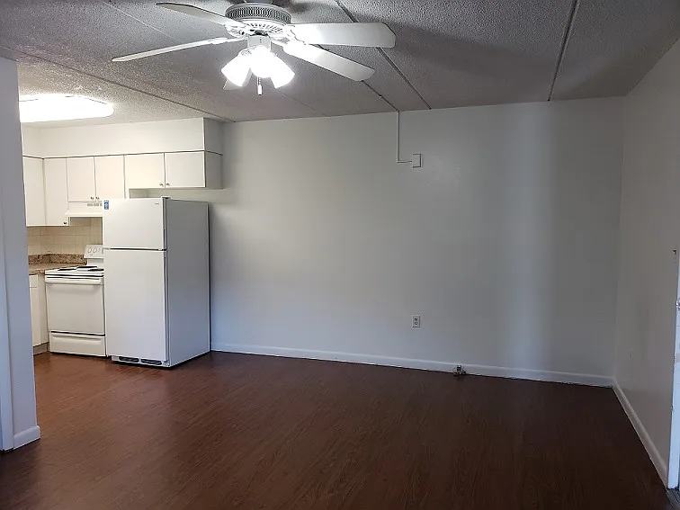 1 bed, 582 sqft, $1,300 — Photo 3