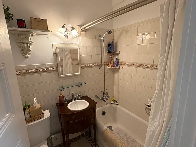 21 Beacon St #2G — Photo 11