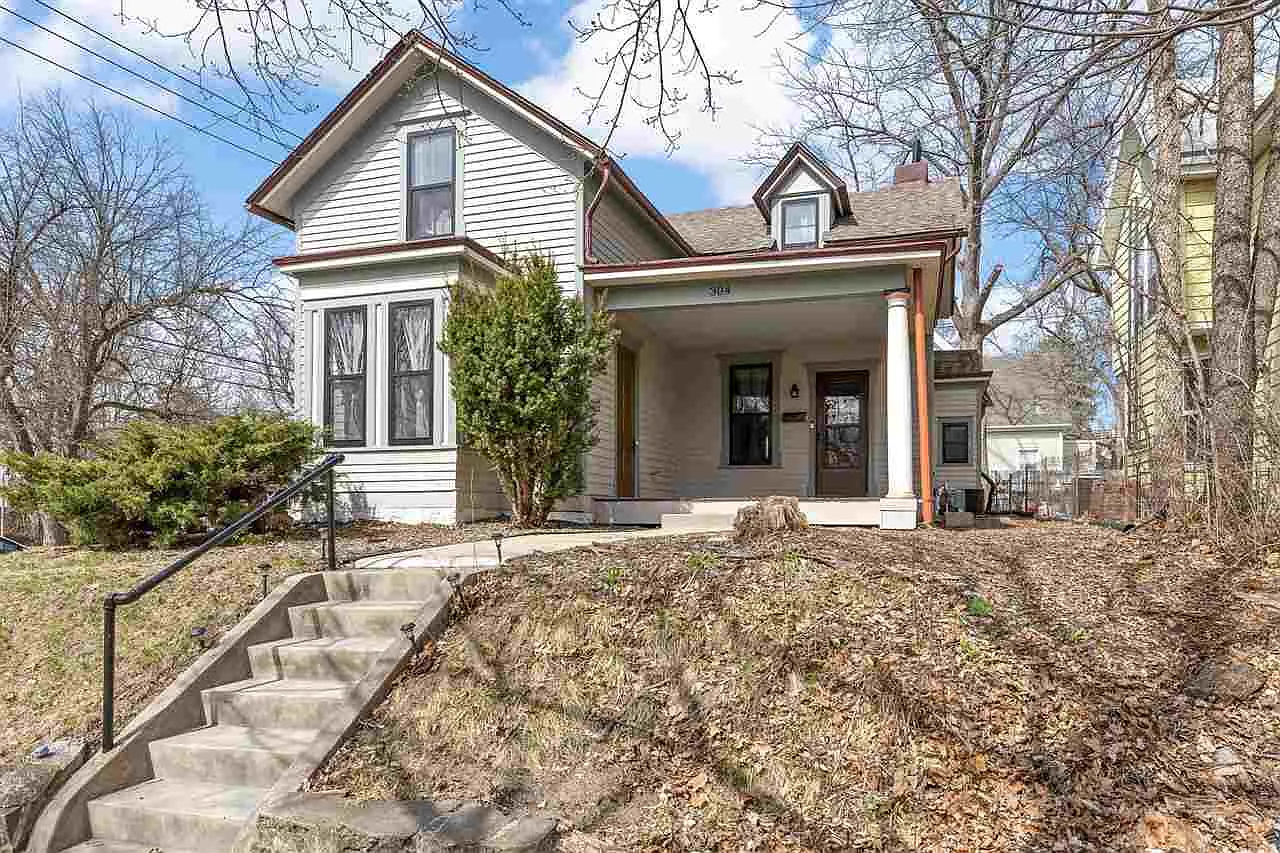 304 Ronalds St photo 1