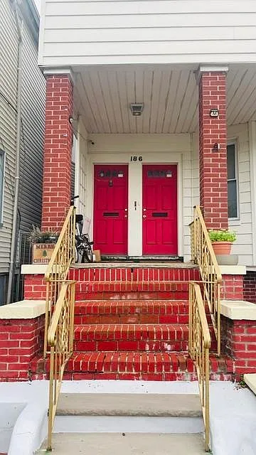 186 Avenue C