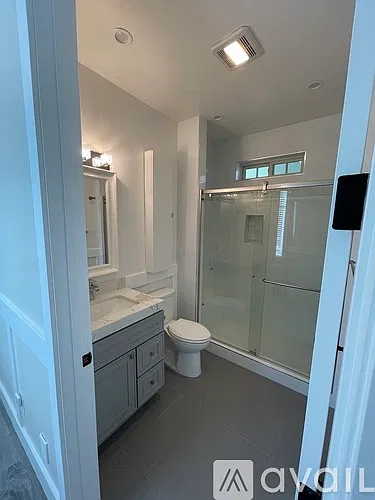 5 bed, 5.5 bath, 4764 sqft, $12,000 — Photo 3