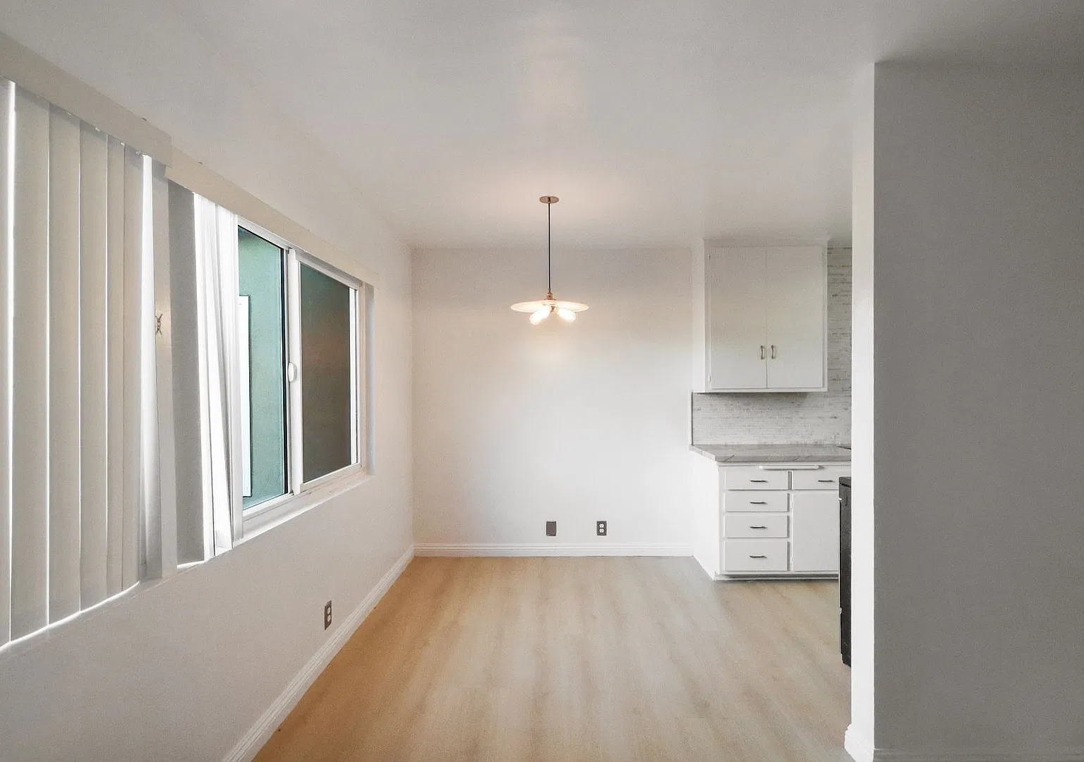 Charming 1-Bedroom Apartment in a Gated Long Beach Community — Photo 4