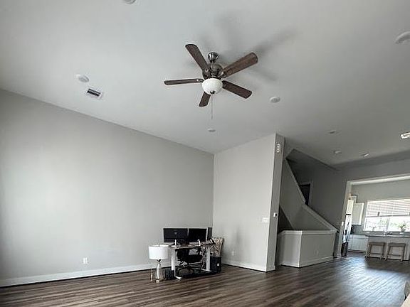 3rd image of 1282 N Post Oak Rd #A