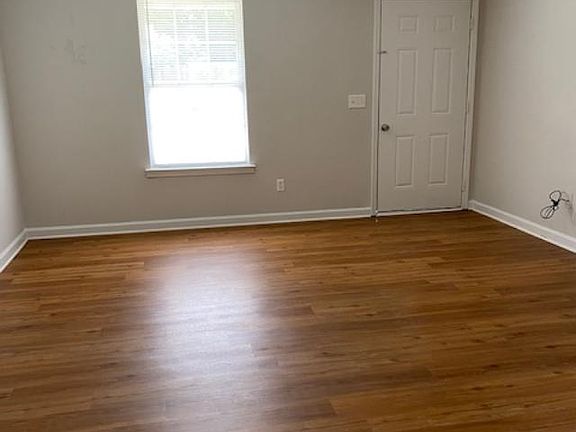 3rd image of 348 Royal Garden Dr