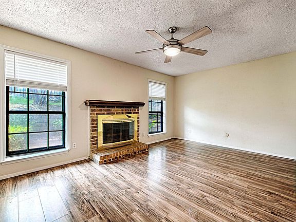 3rd image of 15889 Preston Rd APT 1001