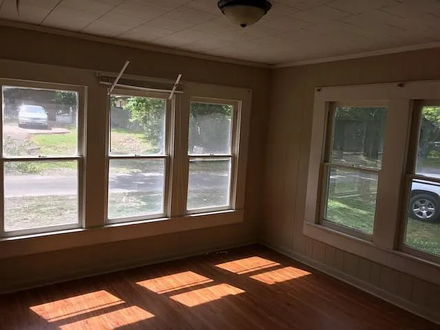 3 bed, 1100 sqft, $800 — Photo 3